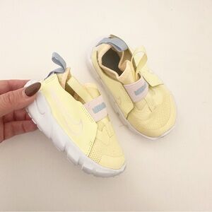 Nike Flex Runner 2 Slip On Boys Running Sneakers Yellow 6